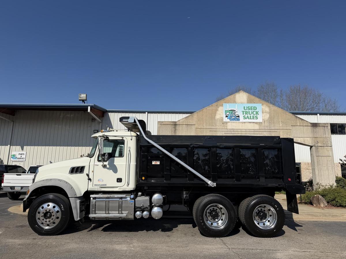 2015 Mack GRANITE GU713