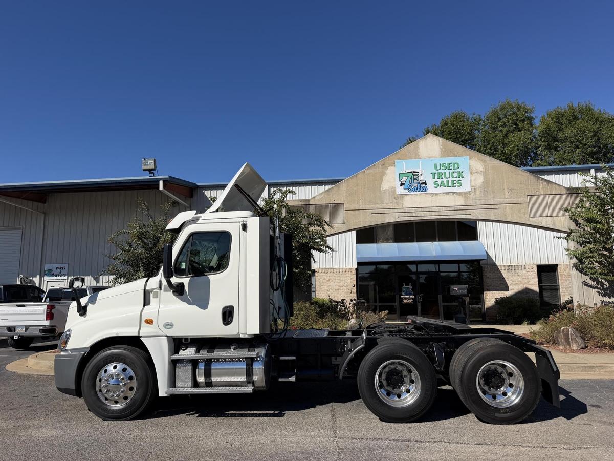 2018 Freightliner CASCADIA 125