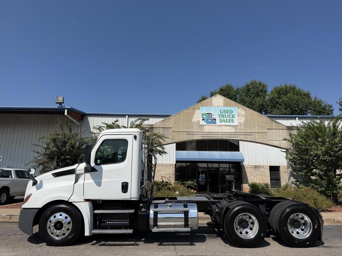2019 Freightliner CASCADIA 126
