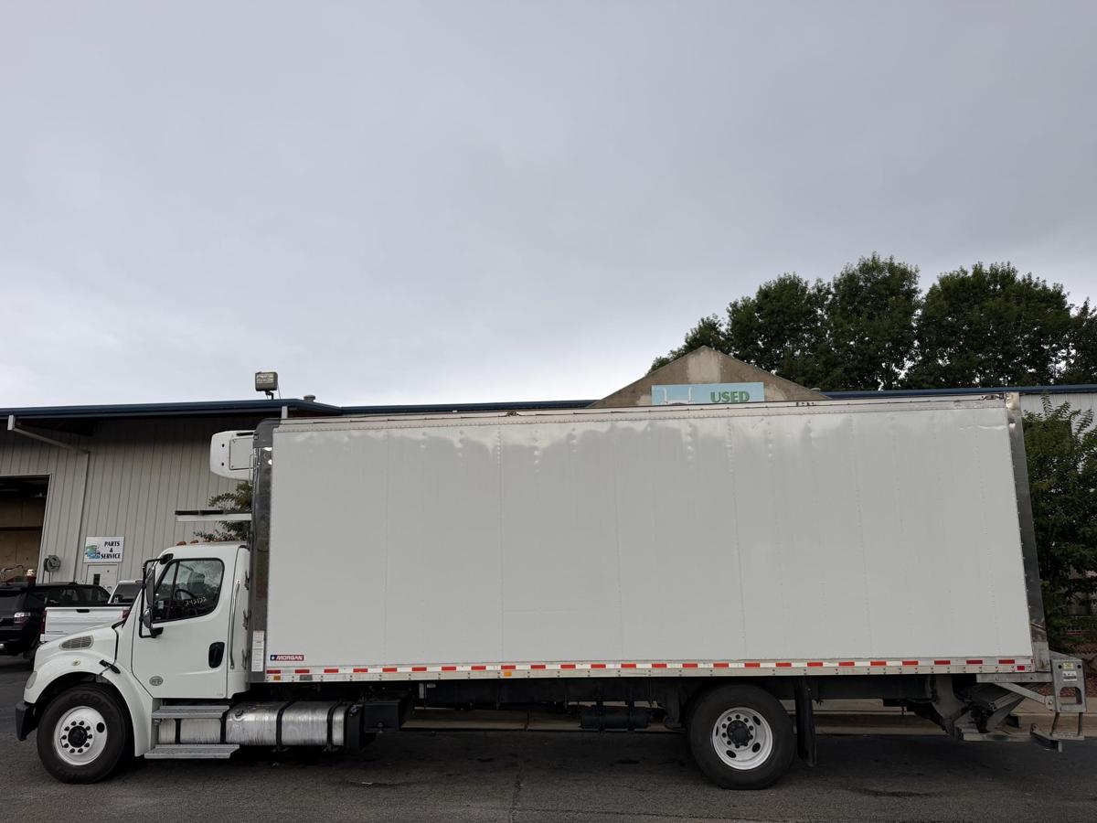 2020 Freightliner BUSINESS CLASS M2 106