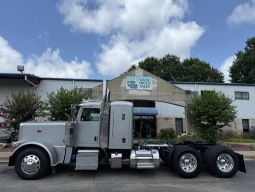 2023 Peterbilt 389